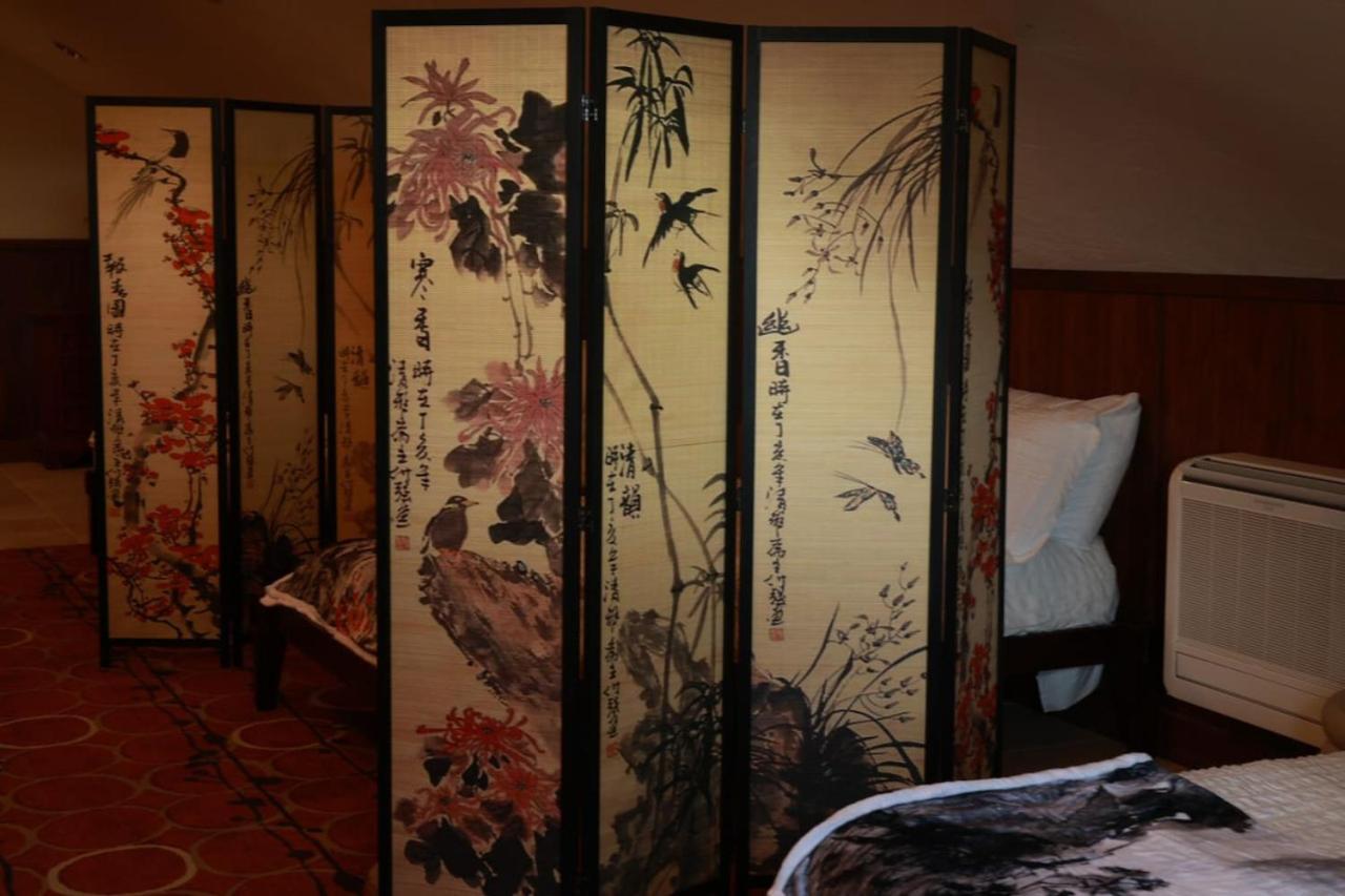Chateau Serenity Terrace Hotel Connellsville